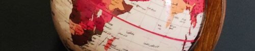 کره جغرافیایی سایز20 پایه چوبی 8 ضلعی چراغ دار ایده کد117