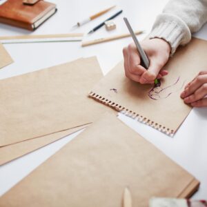 طراحی روی کاغذ کرافت