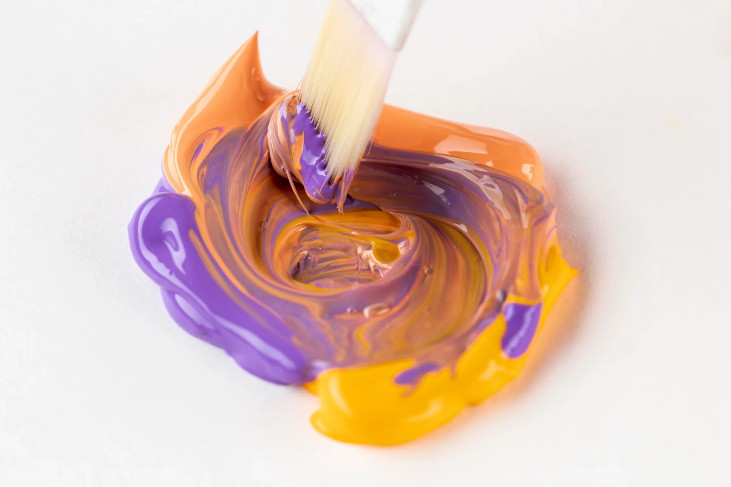 مداد رنگی روغنی بهتر است یا معمولی